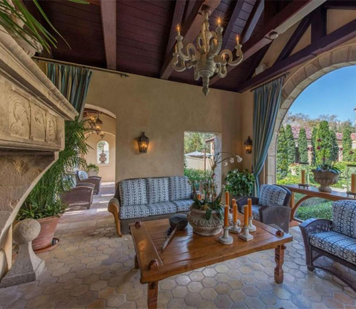 DINING PAVILION INTERIOR